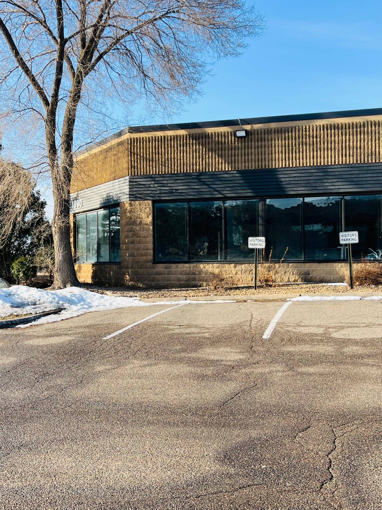 1890 Wooddale DR #Suite 100, Woodbury, MN 55125