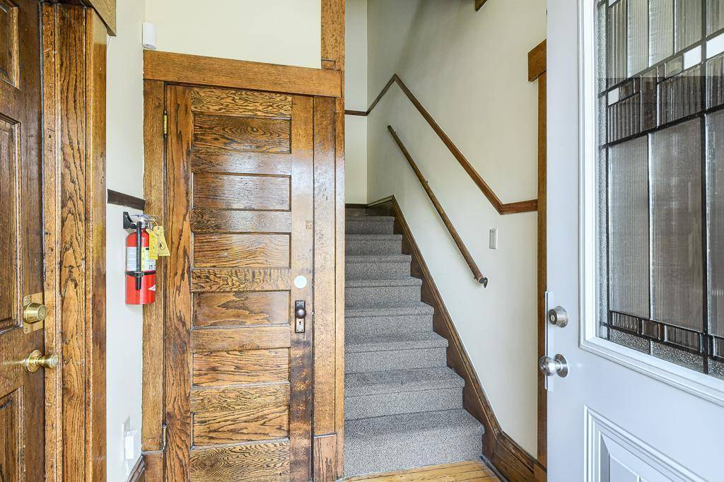 518 Laurel AVE, Saint Paul, MN 55102