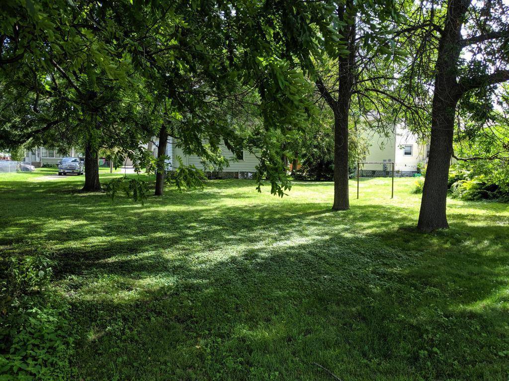 - 1st ST S, Willmar, MN 56201