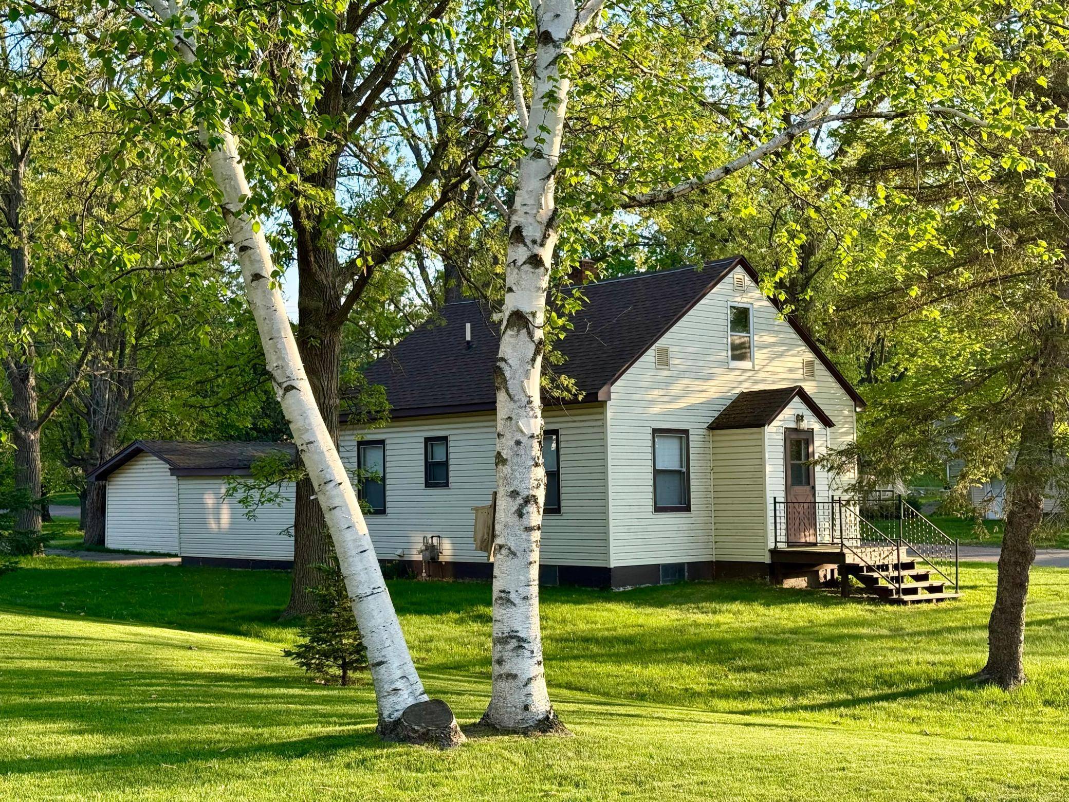 685 Main ST W, Isle, MN 56342