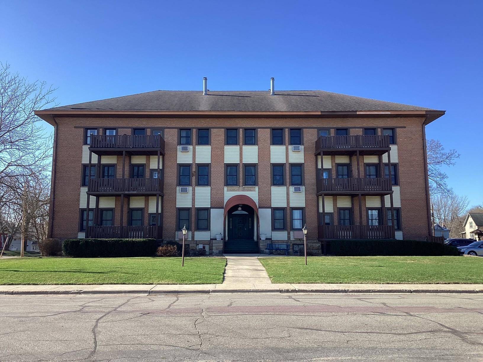 913 Abbott ST #203, Albert Lea, MN 56007