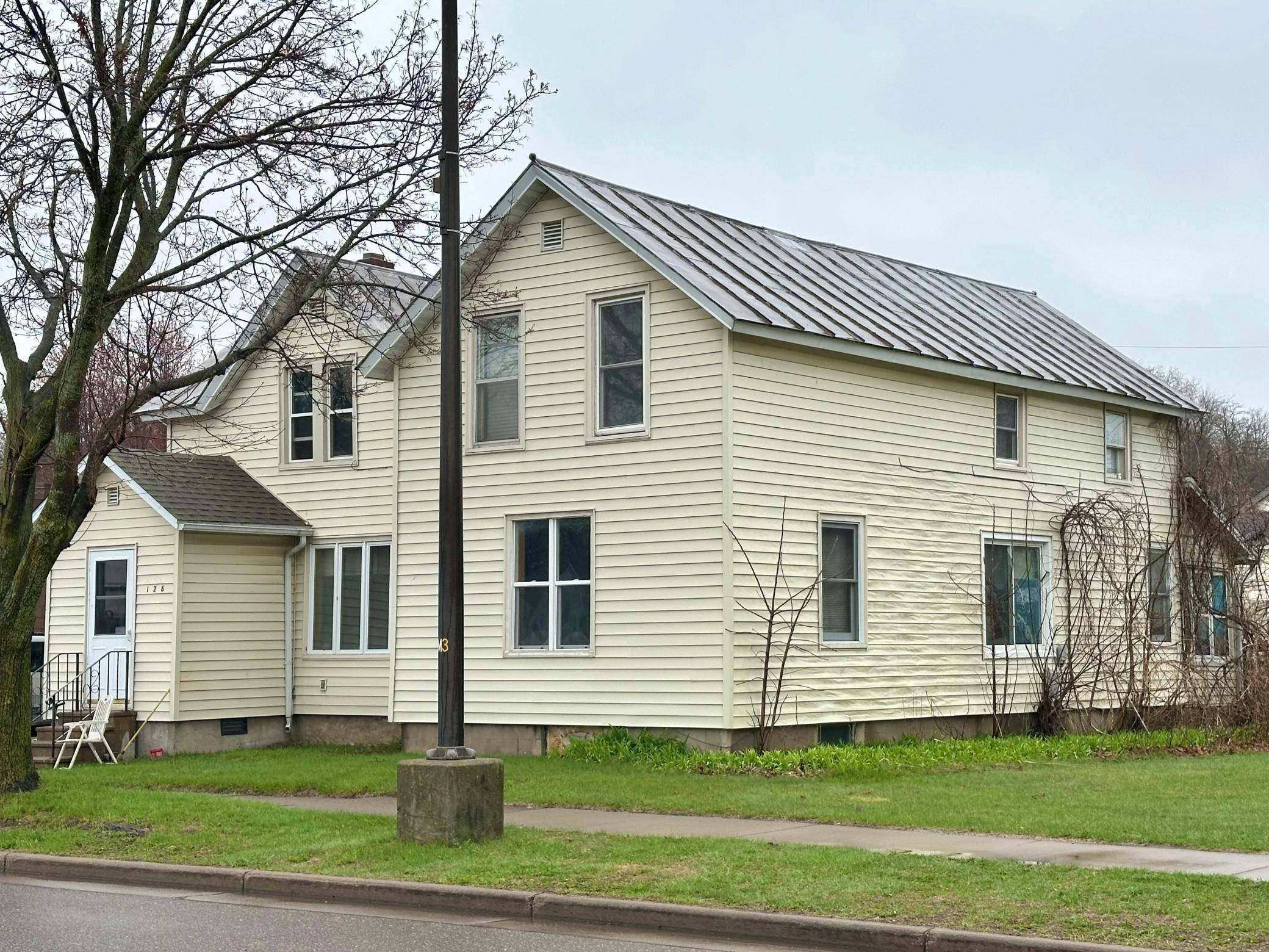 126 W Columbia ST, Chippewa Falls, WI 54729