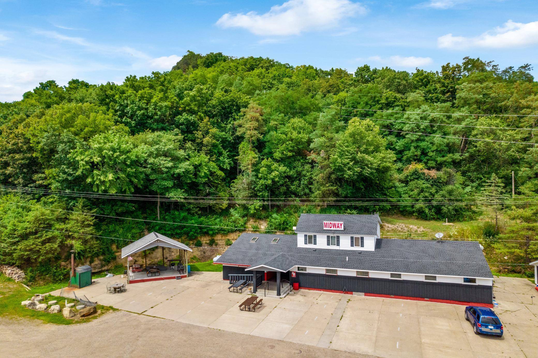 W626 Midway RD, Fountain City, WI 54629
