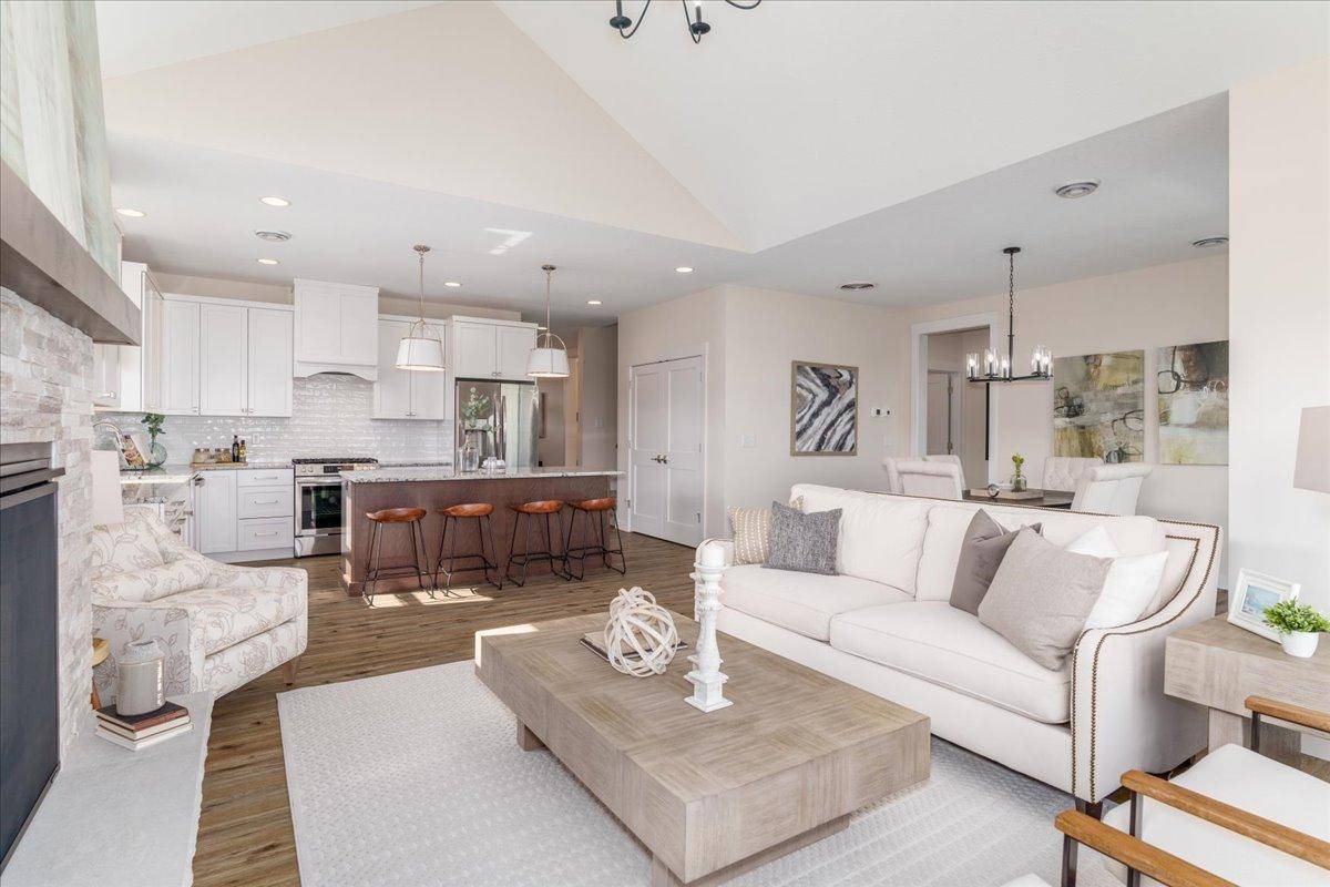 2229 Sharon Lane, Hudson, WI 54016