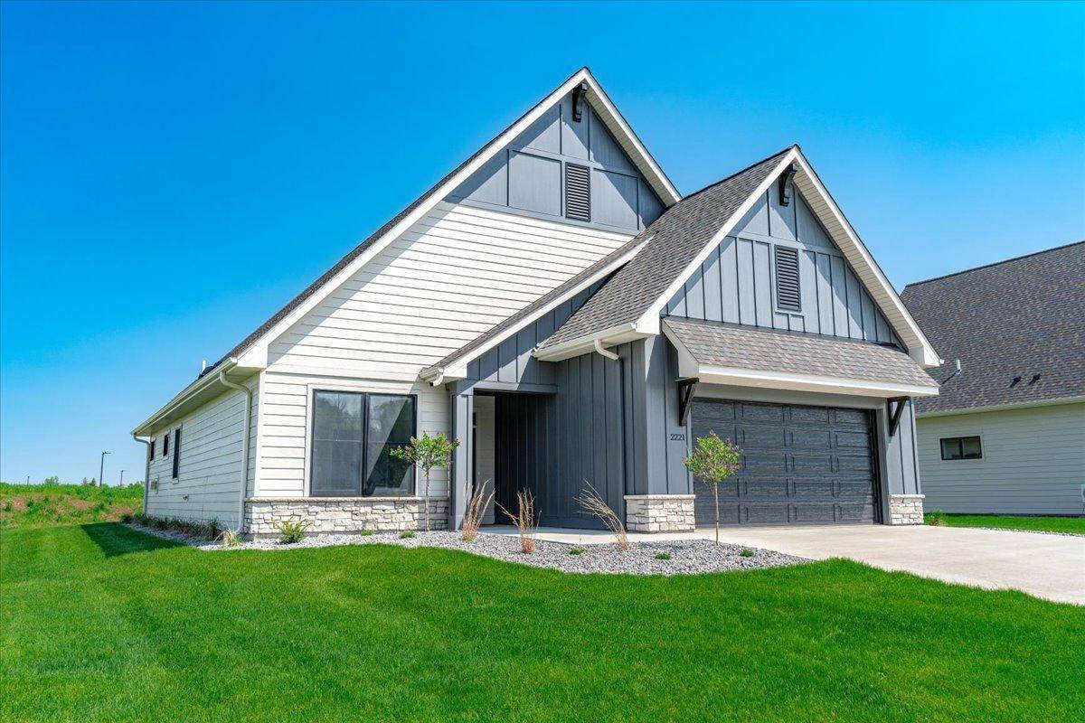 2341 Sharon Lane, Hudson, WI 54016