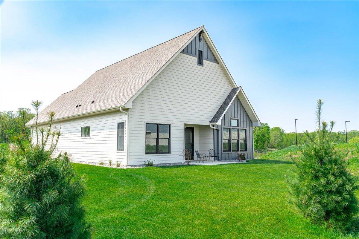 2477 Sharon Lane, Hudson, WI 54016