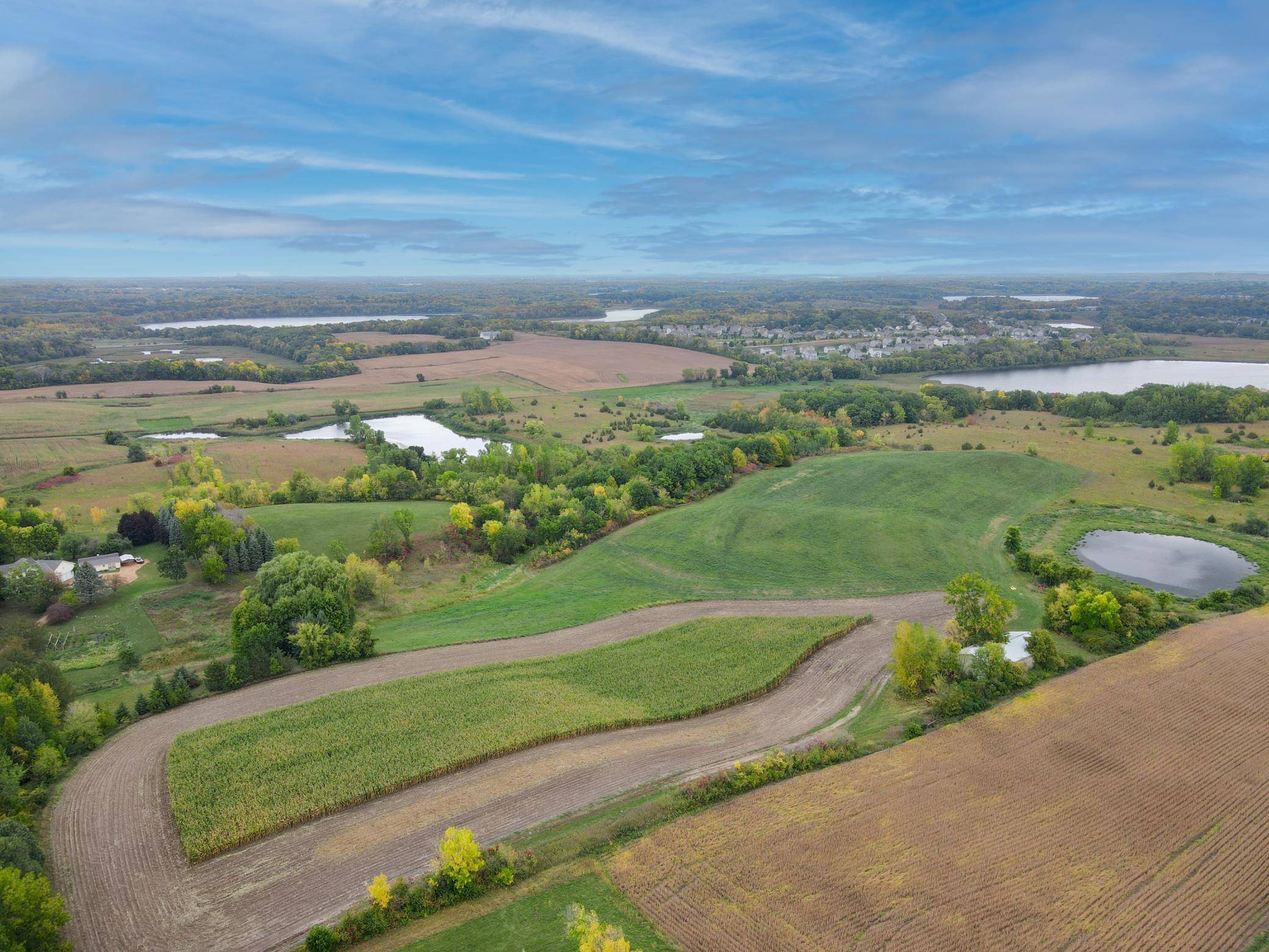 8577 Tellers RD, Chaska, MN 55318