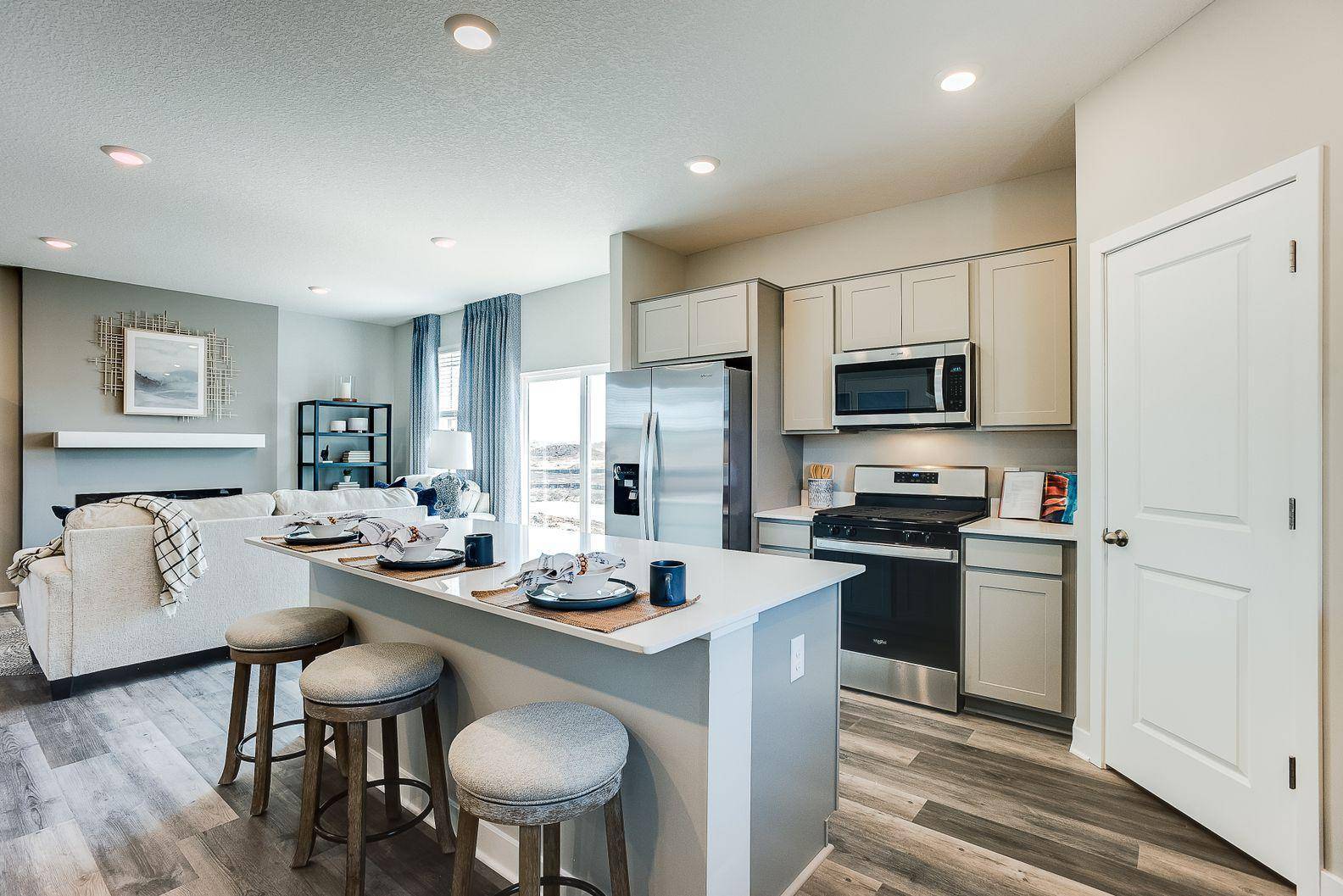 17240 Durham DR, Lakeville, MN 55044