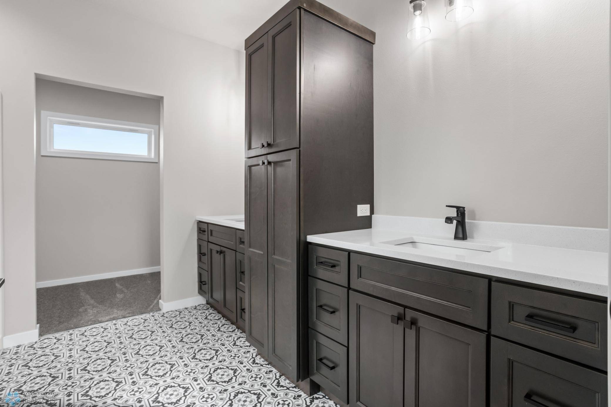 202 NEUMAN BLVD, Colfax, ND 58018
