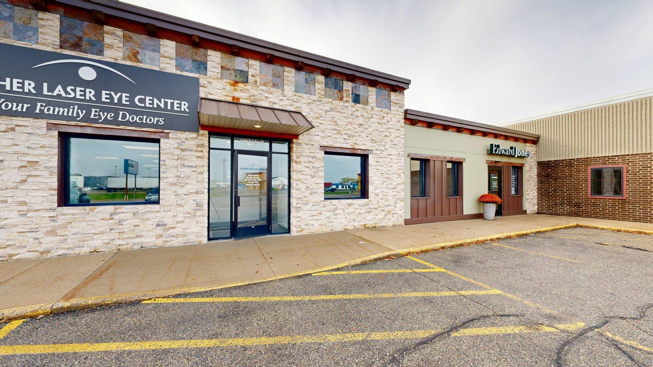 1380 E Bridge ST #vanilla, Redwood Falls, MN 56283