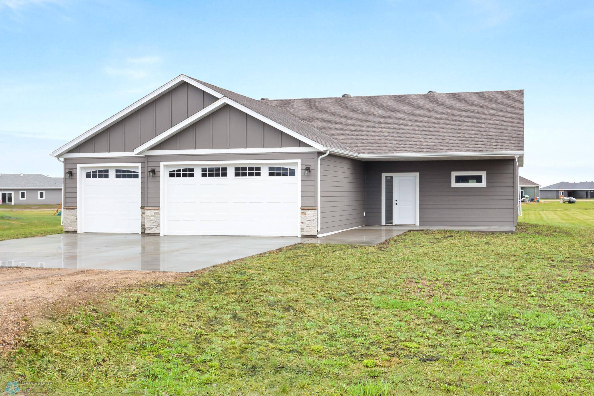 216 Laverne LN, Colfax, ND 58018