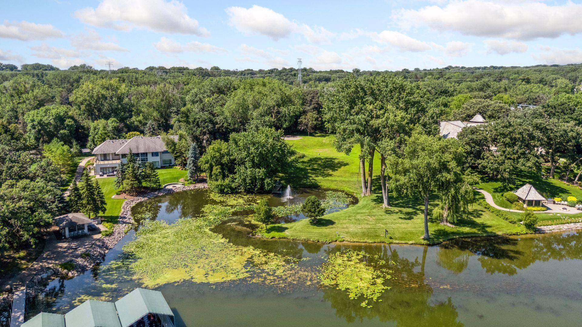 6851 Beach RD, Eden Prairie, MN 55344