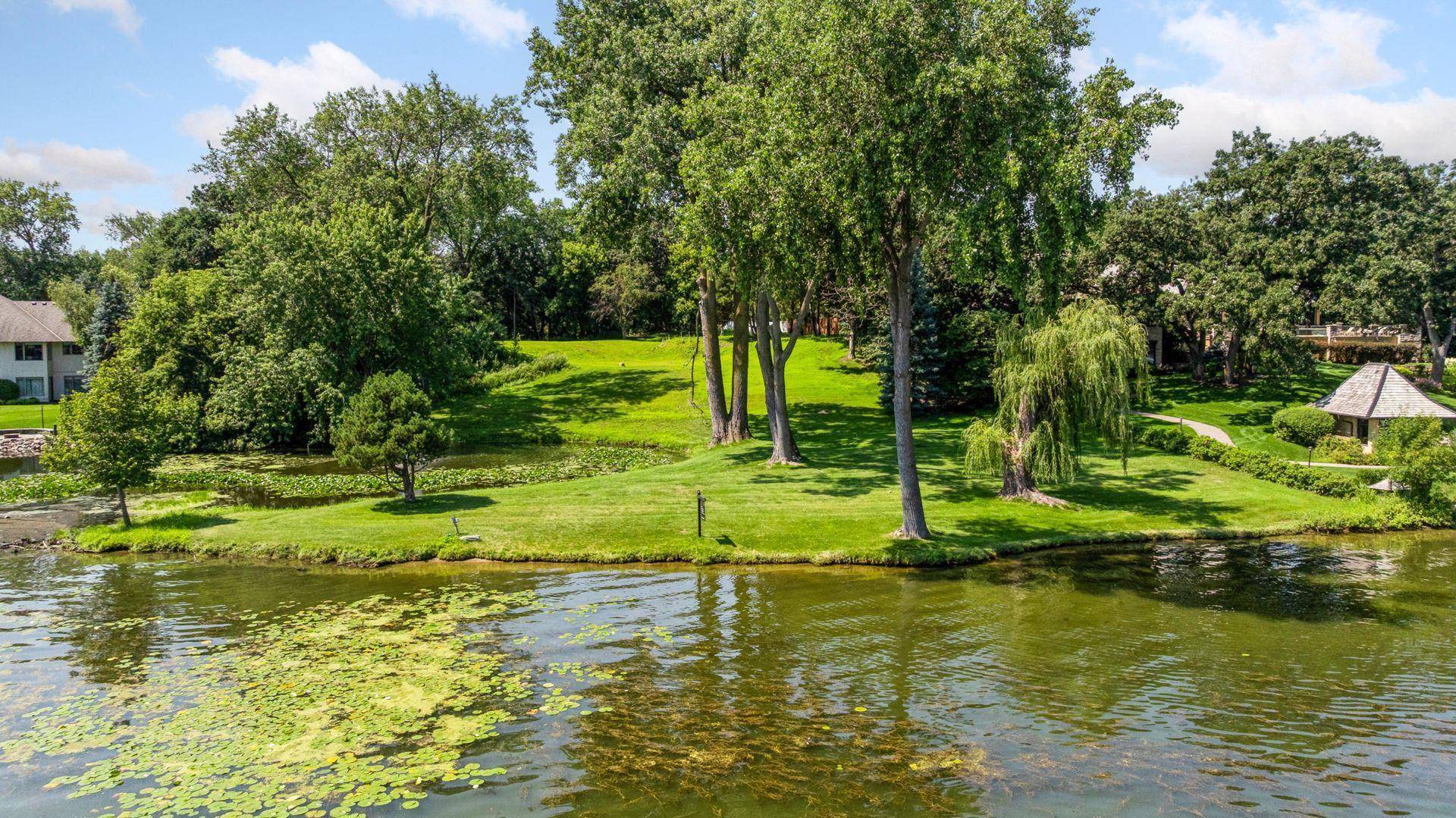 6851 Beach RD, Eden Prairie, MN 55344