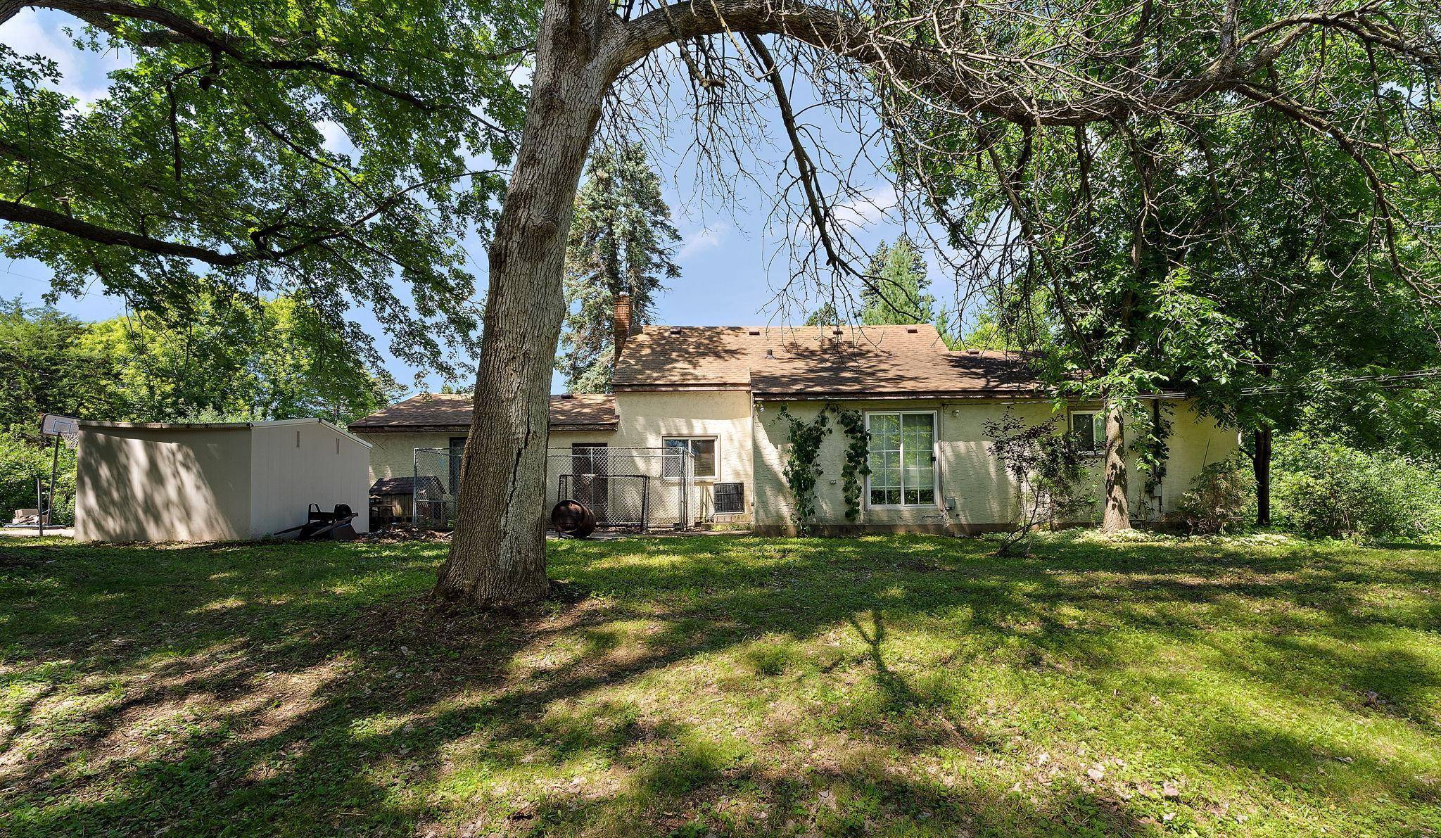 2300 Pagel Road, Mendota Heights, MN 55120