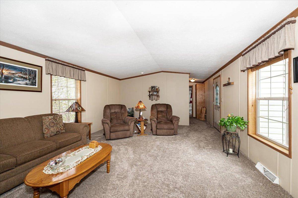 29 Burger DR, Duluth, MN 55808