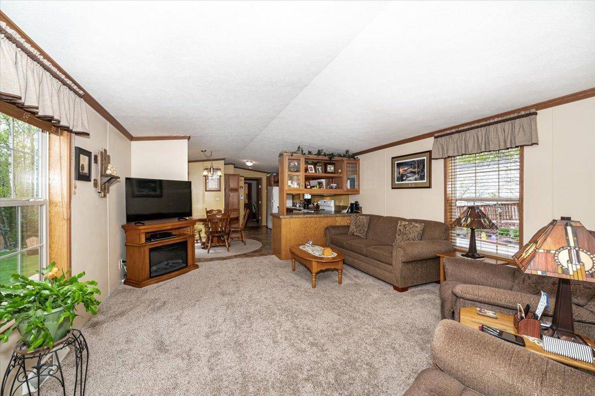 29 Burger DR, Duluth, MN 55808