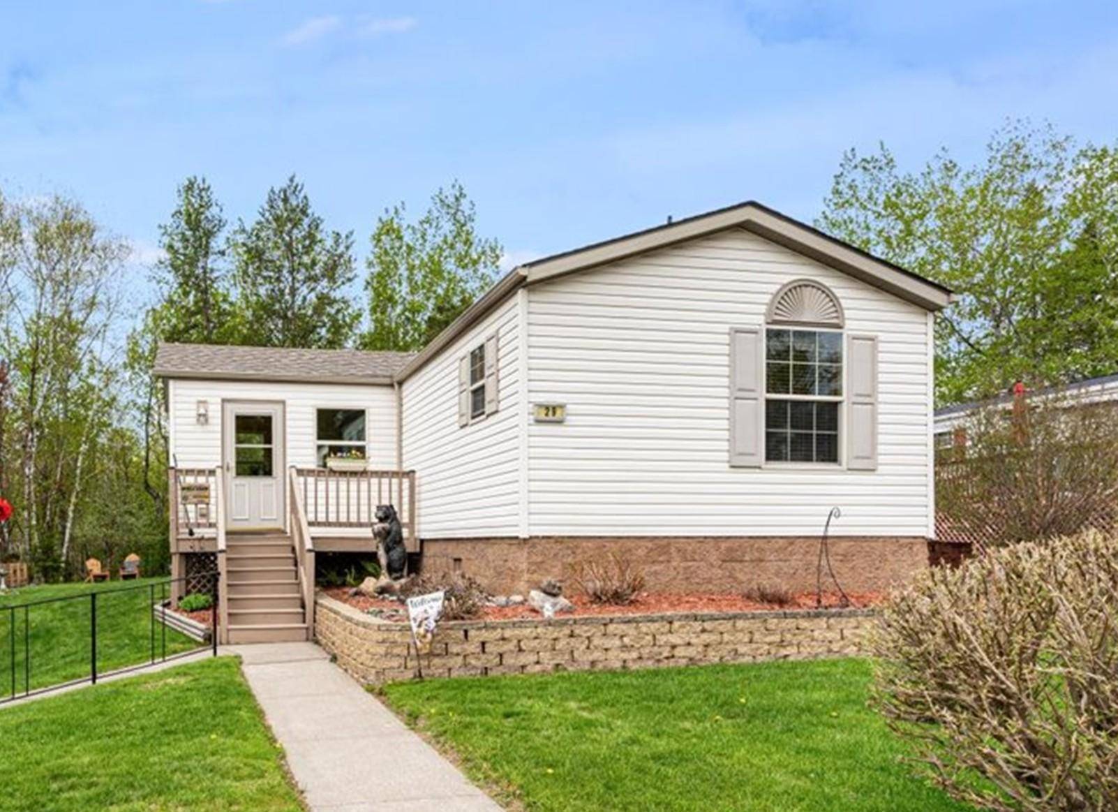 29 Burger DR, Duluth, MN 55808