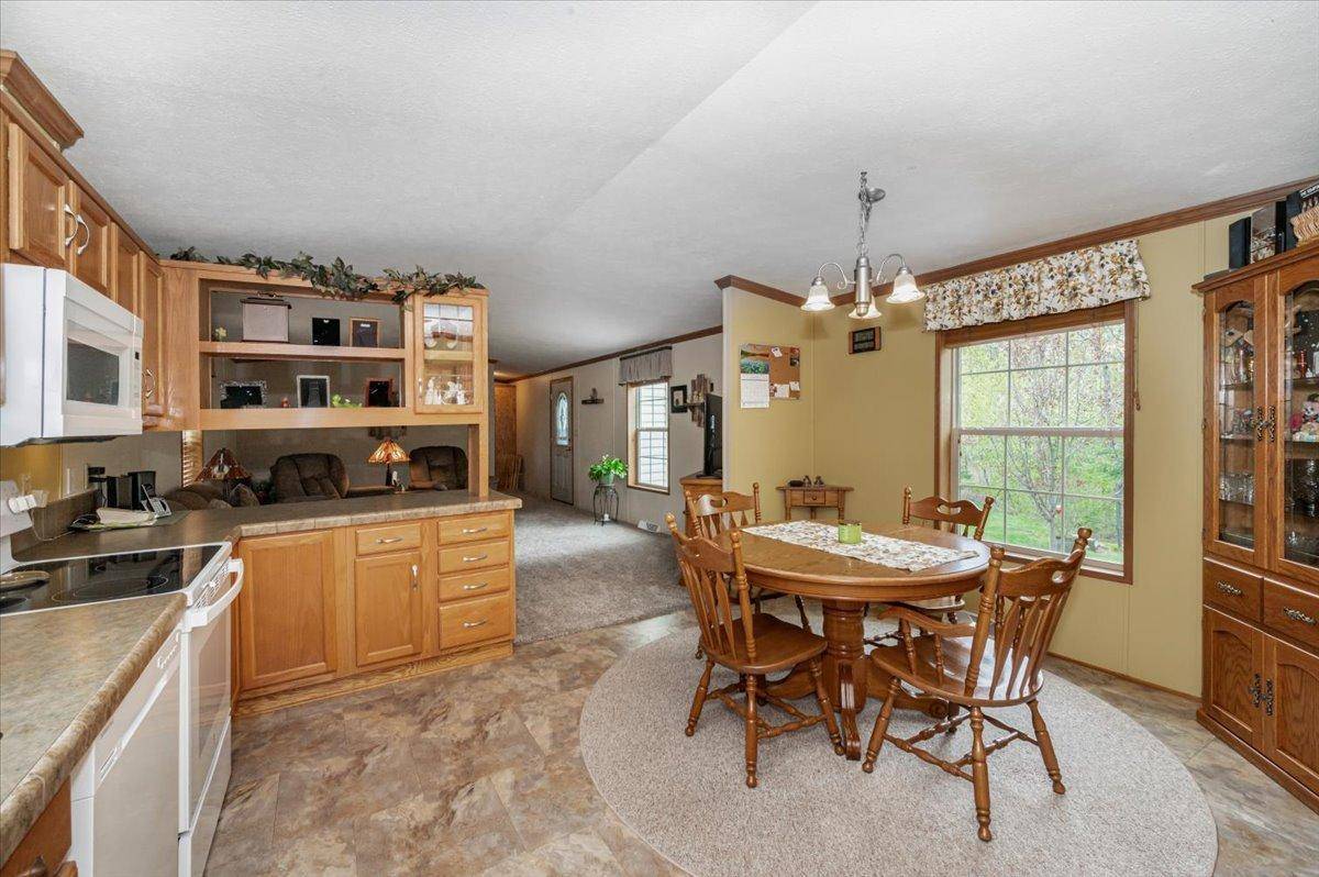 29 Burger DR, Duluth, MN 55808
