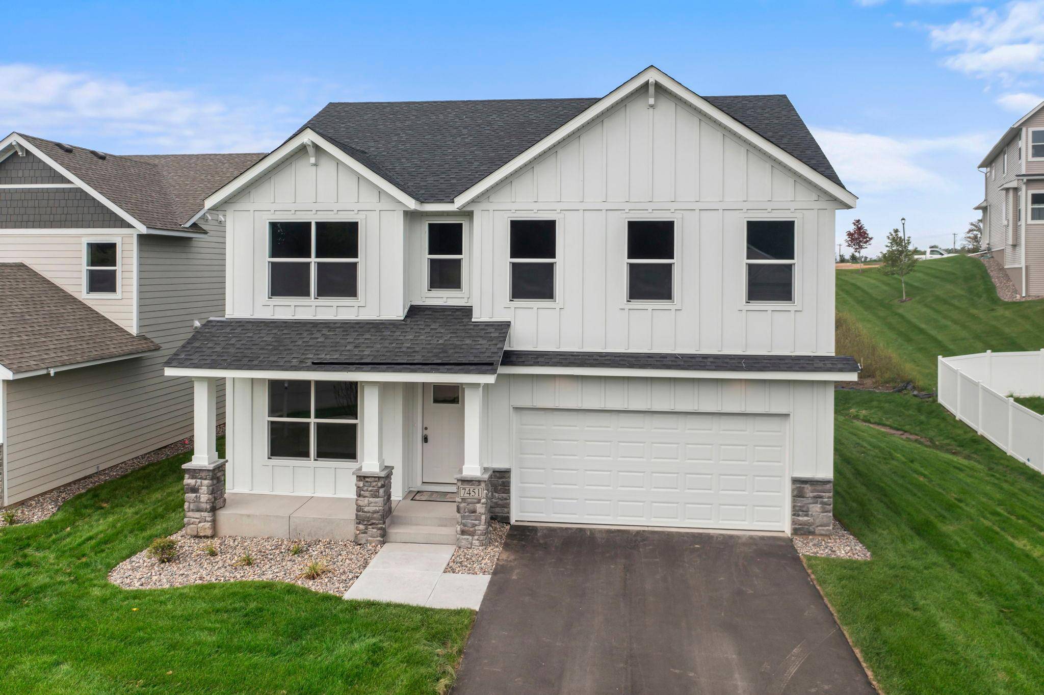 7451 Agate TRL, Inver Grove Heights, MN 55077