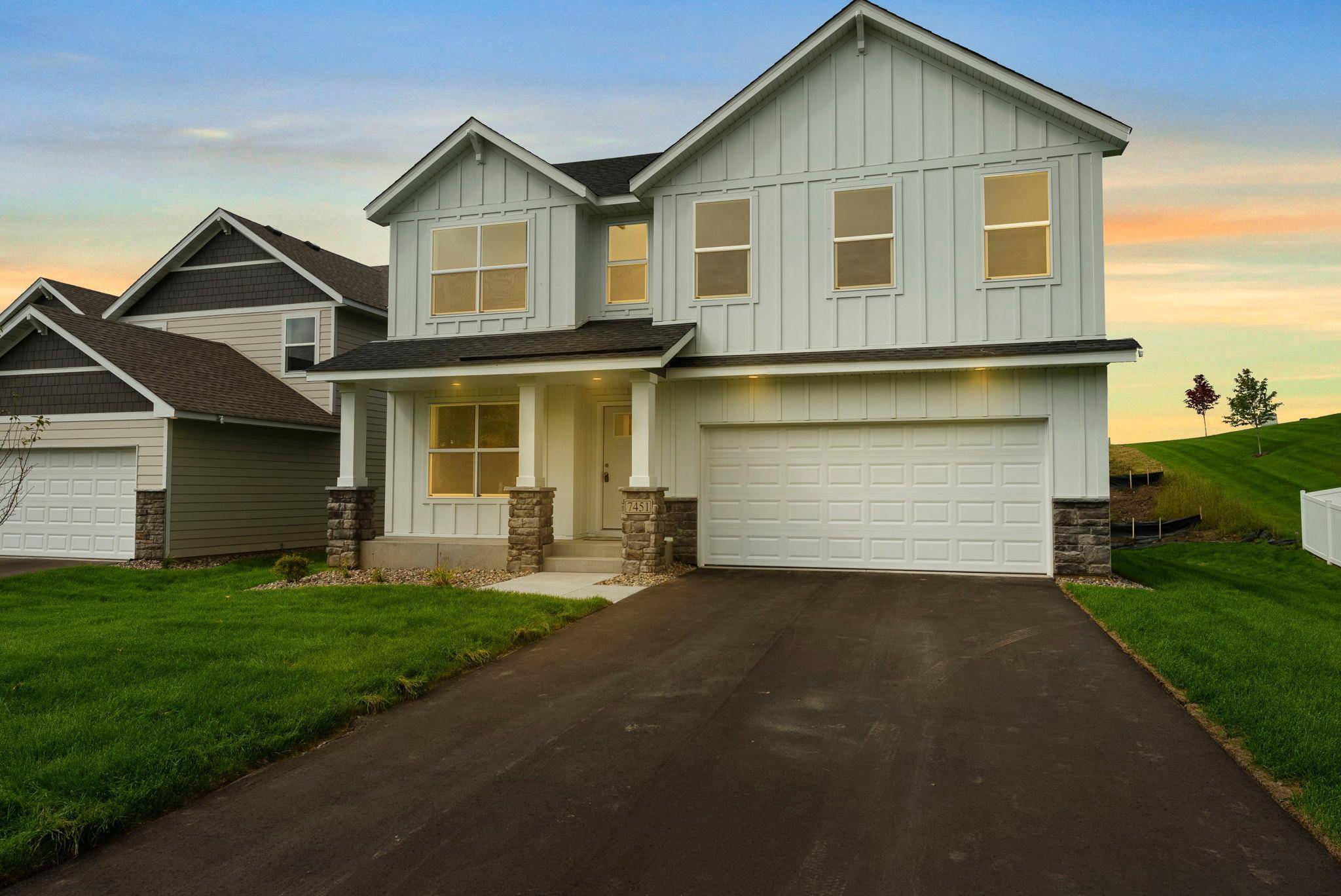 7451 Agate TRL, Inver Grove Heights, MN 55077