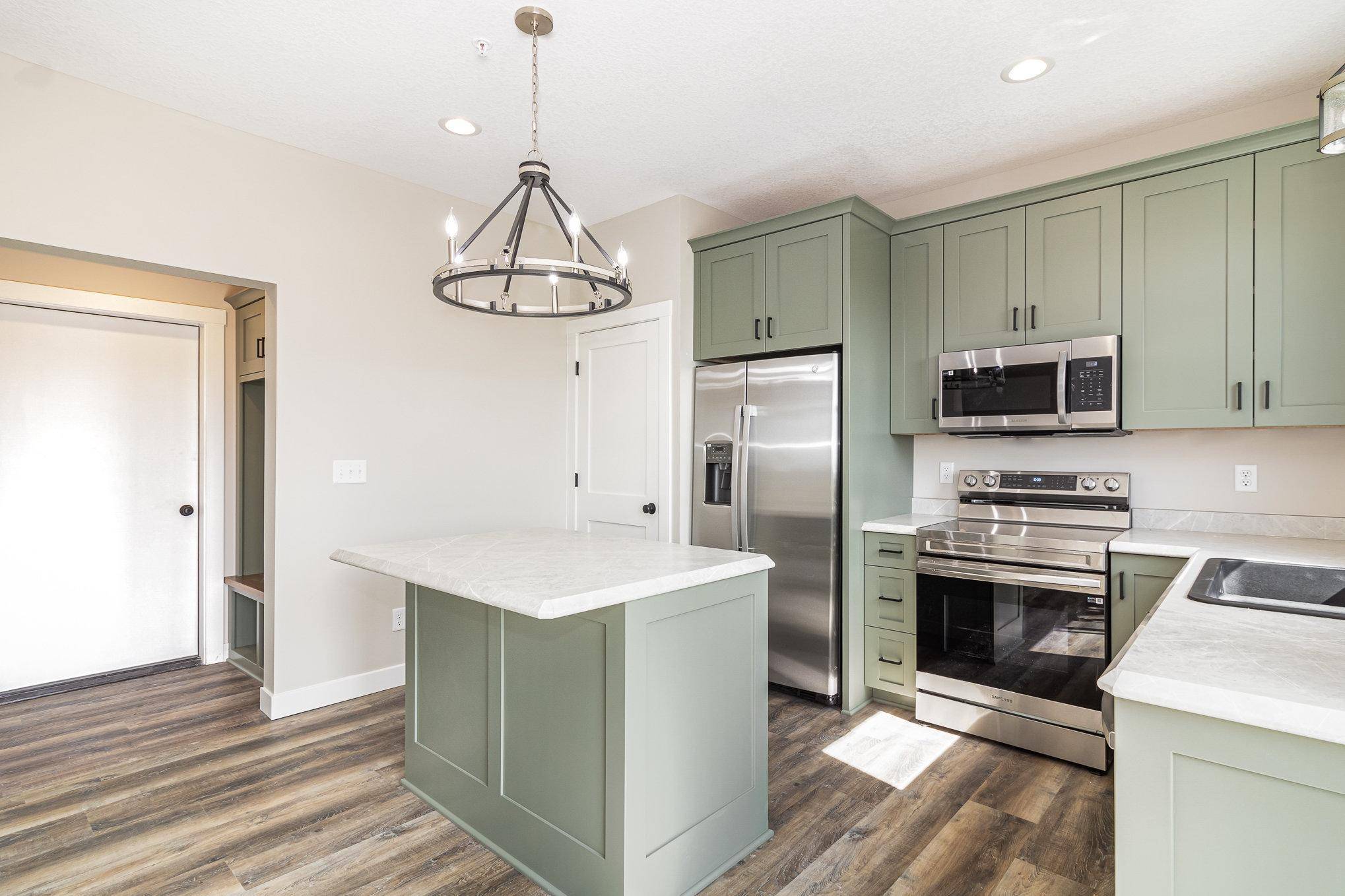811 Viburnum ST, Belle Plaine, MN 56011