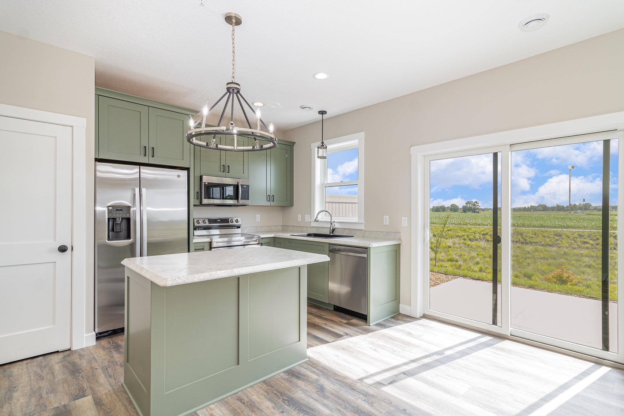 811 Viburnum ST, Belle Plaine, MN 56011