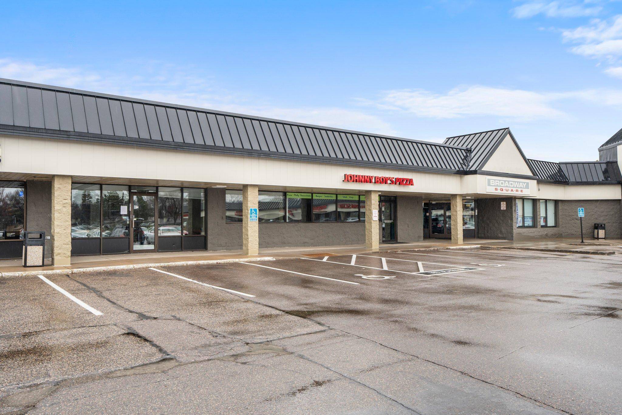 8401 W Broadway AVE, Brooklyn Park, MN 55445