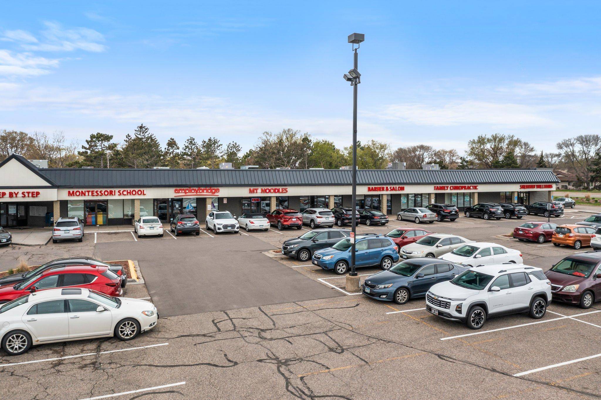 8401 W Broadway AVE, Brooklyn Park, MN 55445