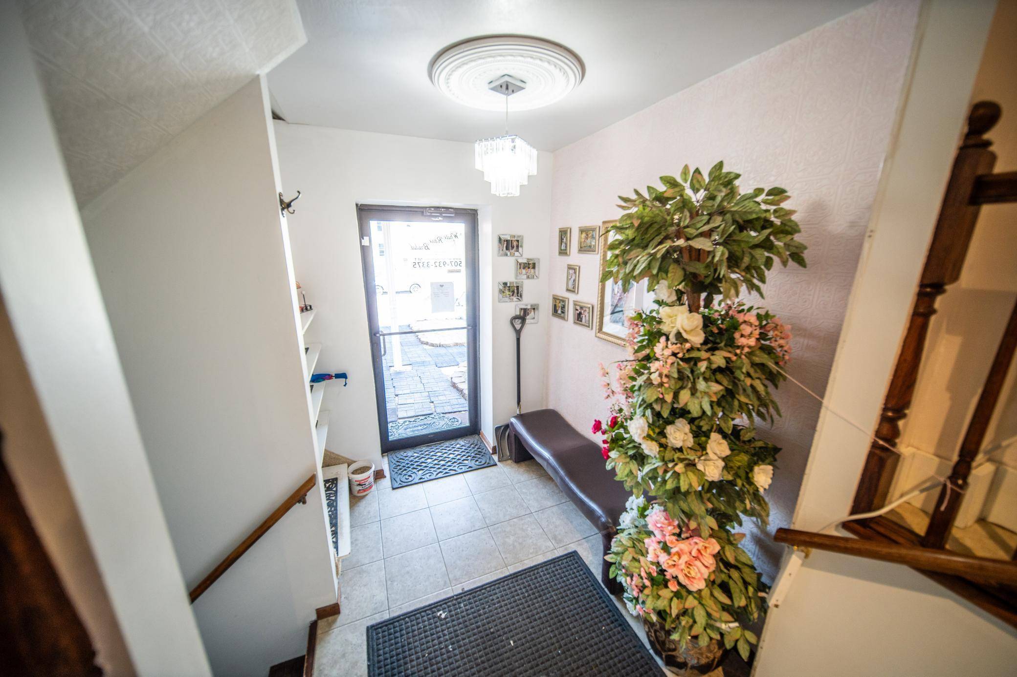 737 Whitewater Ave, Saint Charles, MN 55972