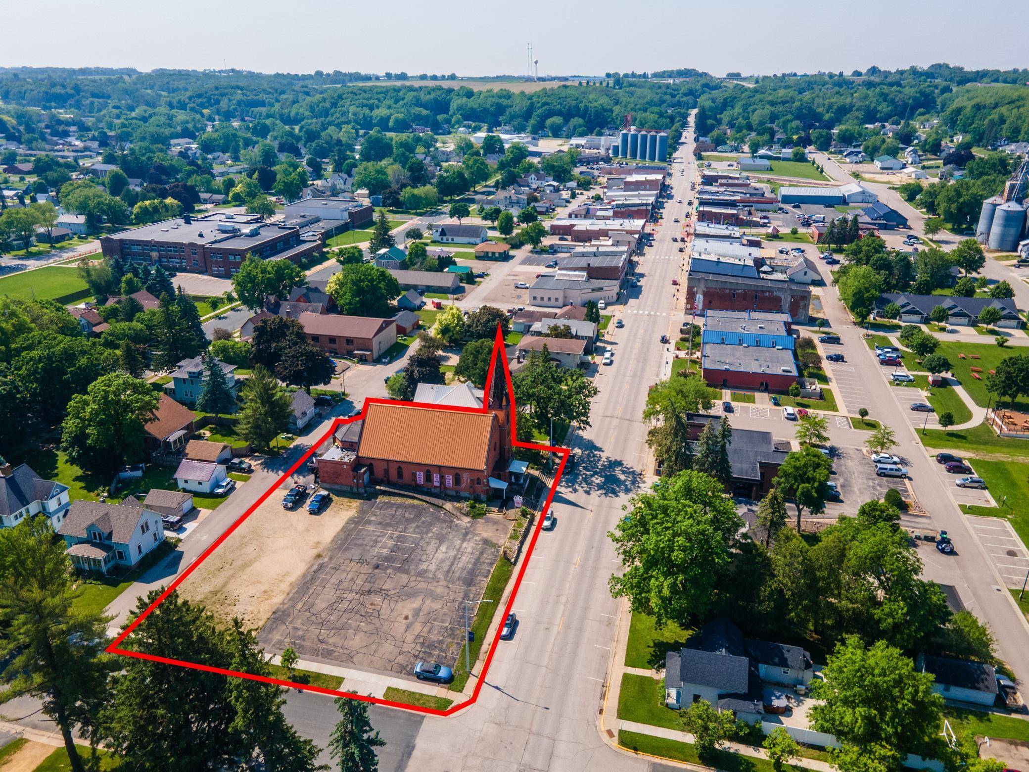 737 Whitewater Ave, Saint Charles, MN 55972