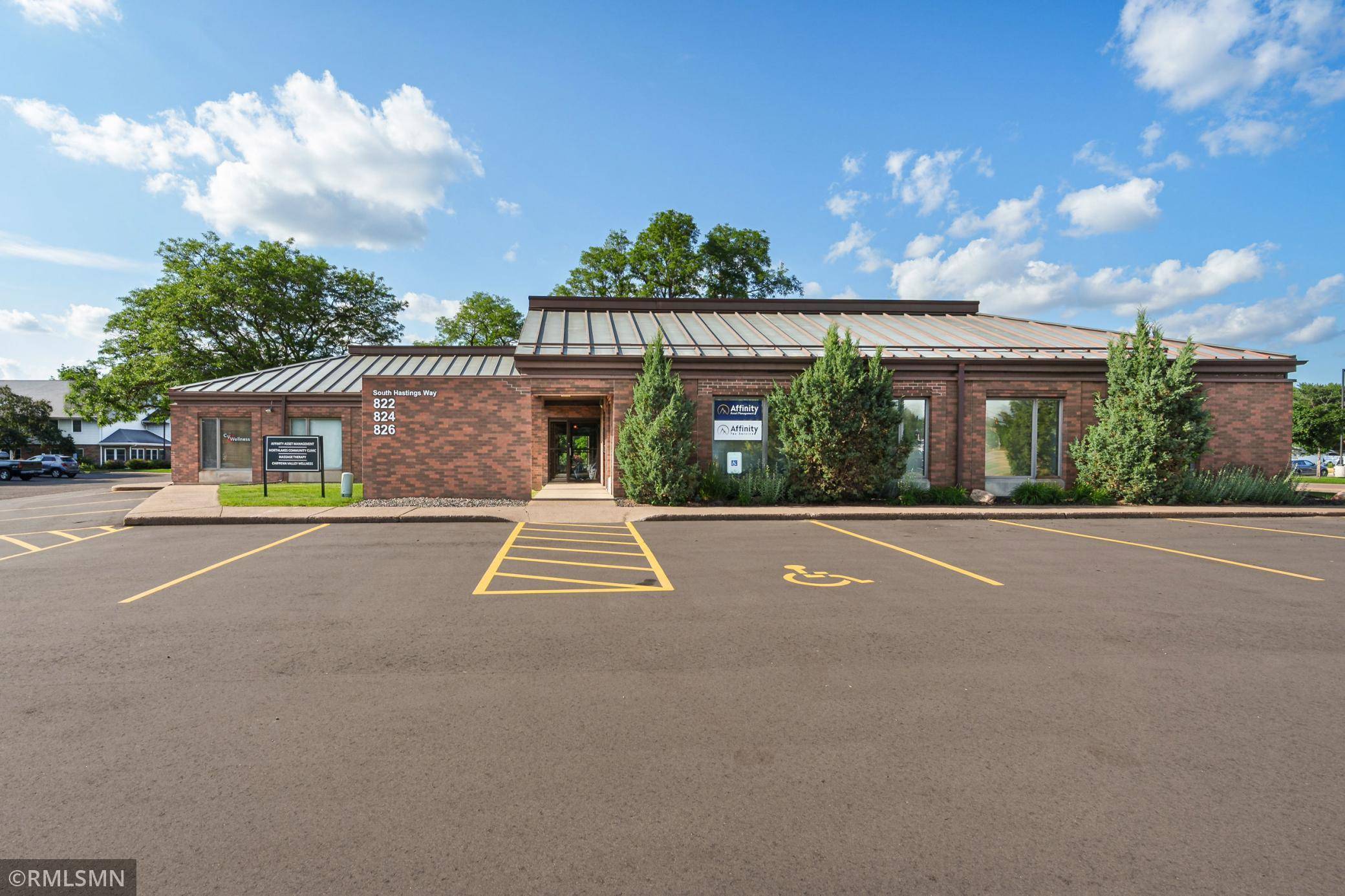 824 S Hastings WAY, Eau Claire, WI 54701