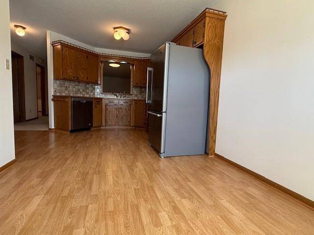 324 7th ST, Windom, MN 56101