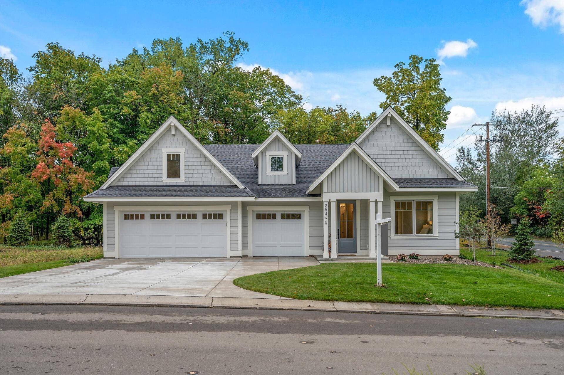 25370 Park LN, Excelsior, MN 55331