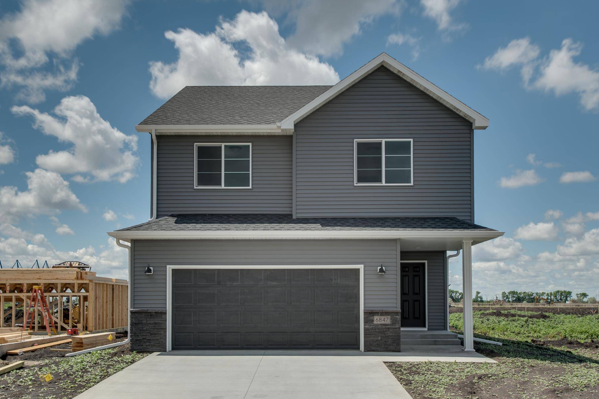 6847 Belding DR S, Fargo, ND 58104