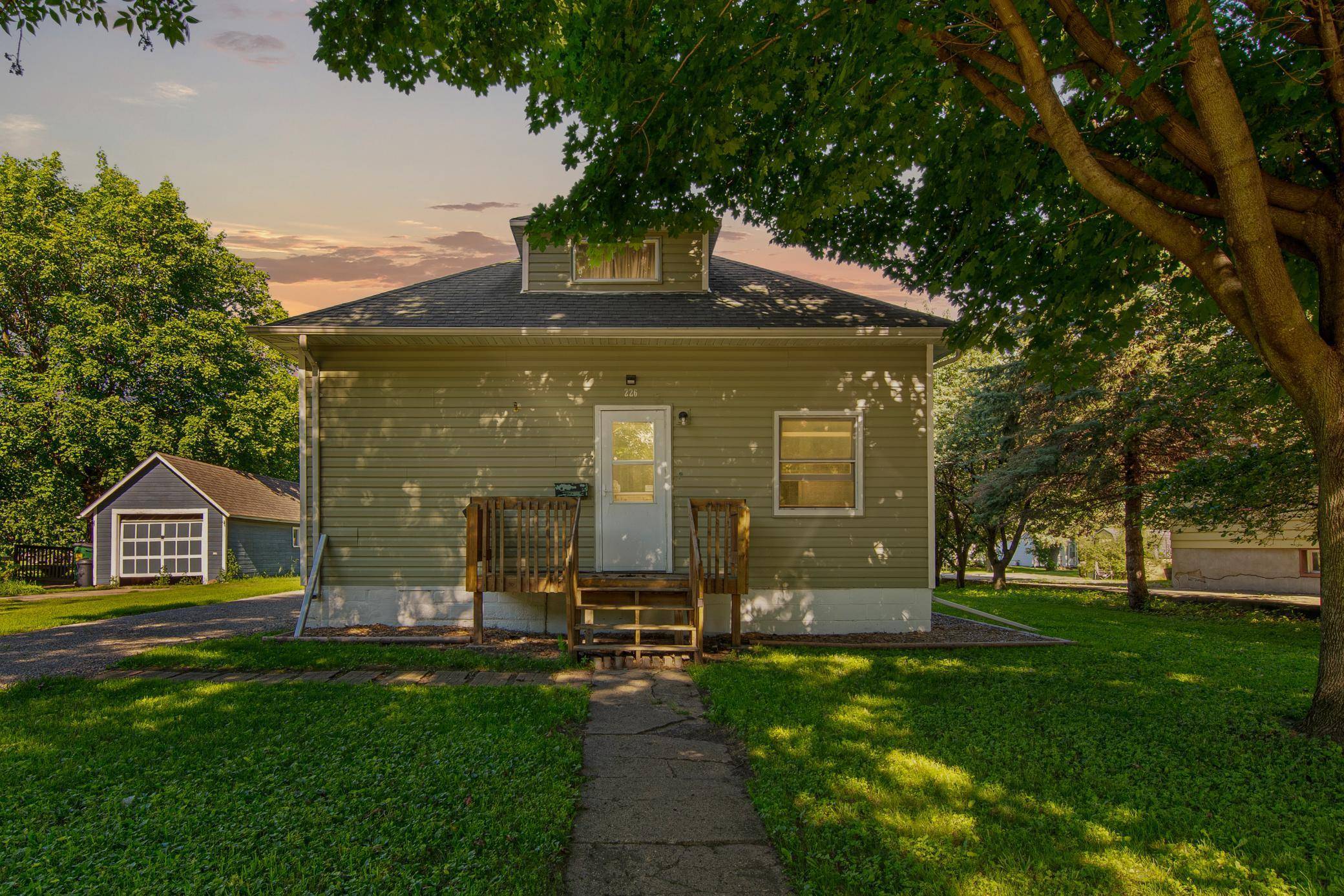 226 N Central AVE, Truman, MN 56088