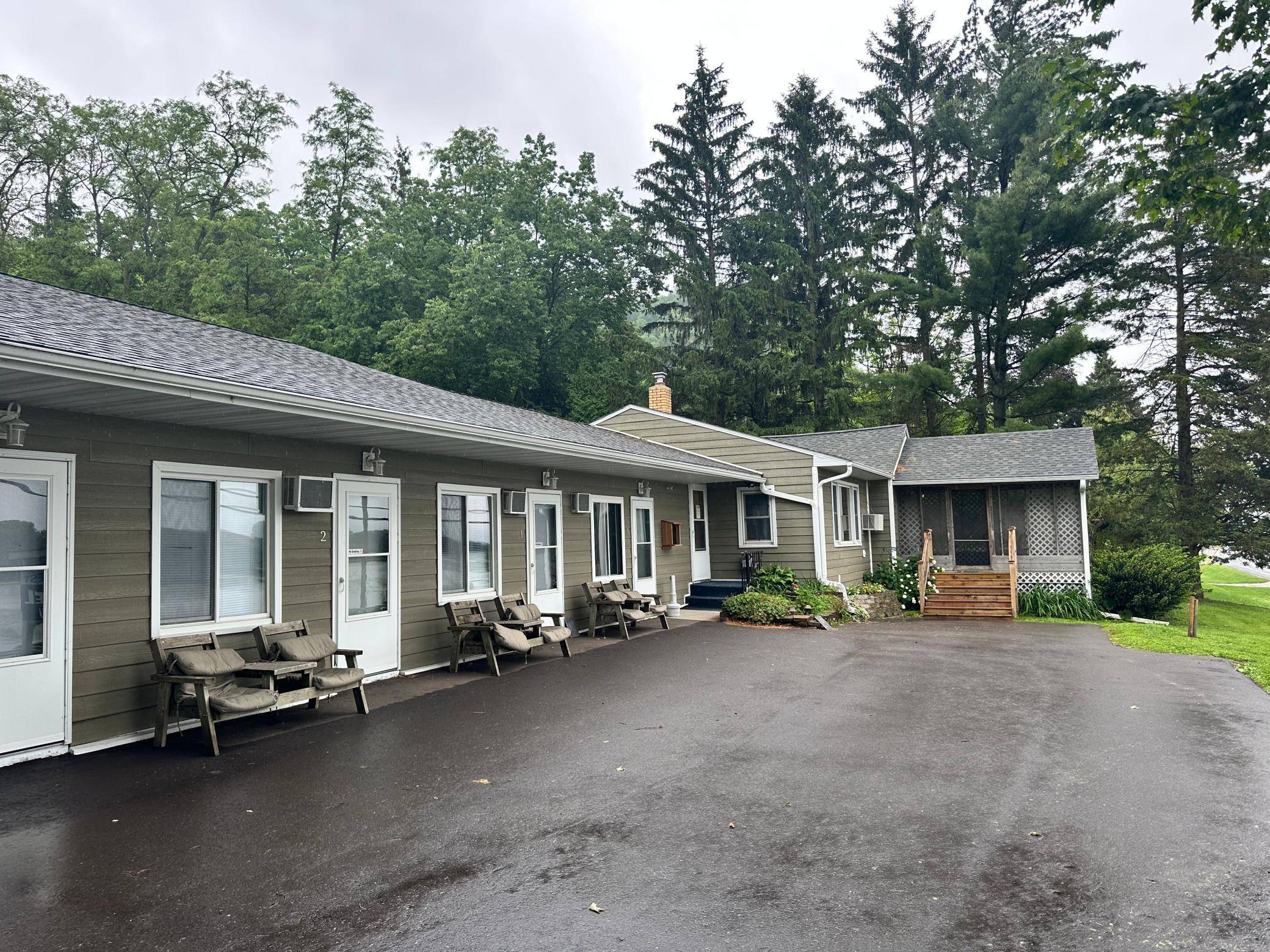 240 N State Road 35, Alma, WI 54610