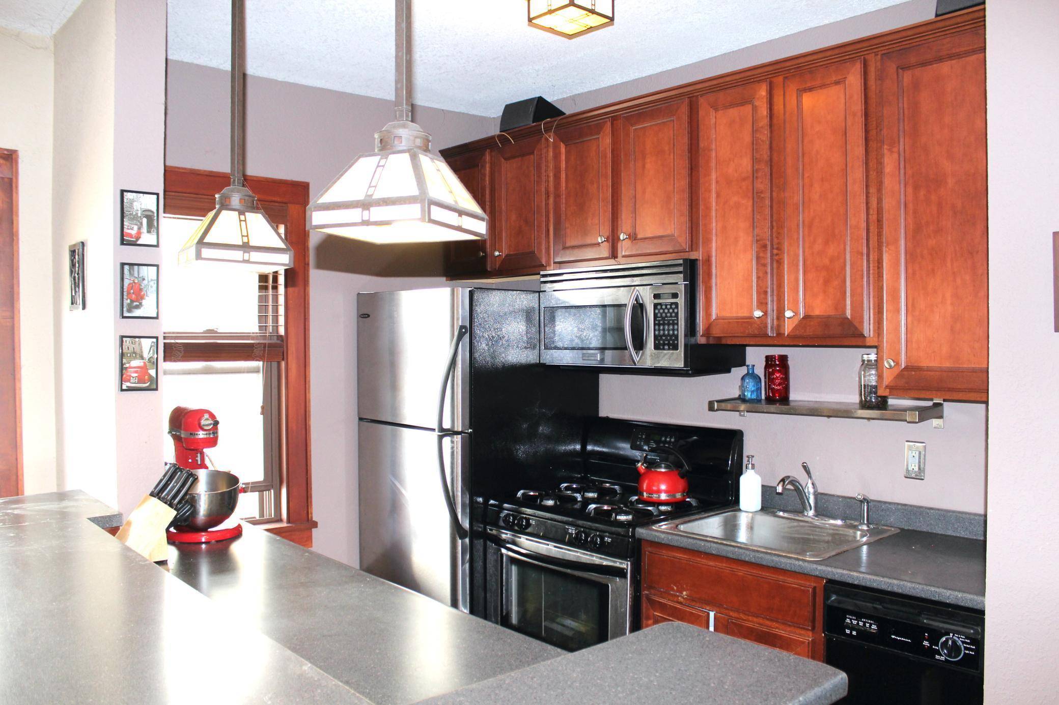 1812 Clinton AVE #303, Minneapolis, MN 55404