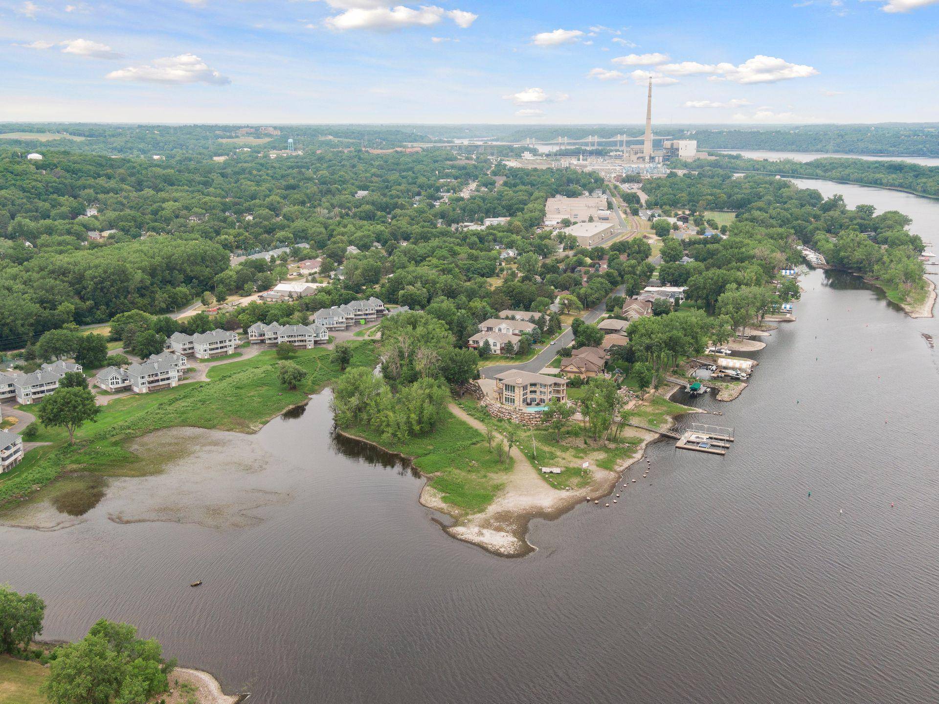 560 Lakeside Bay DR S, Bayport, MN 55003