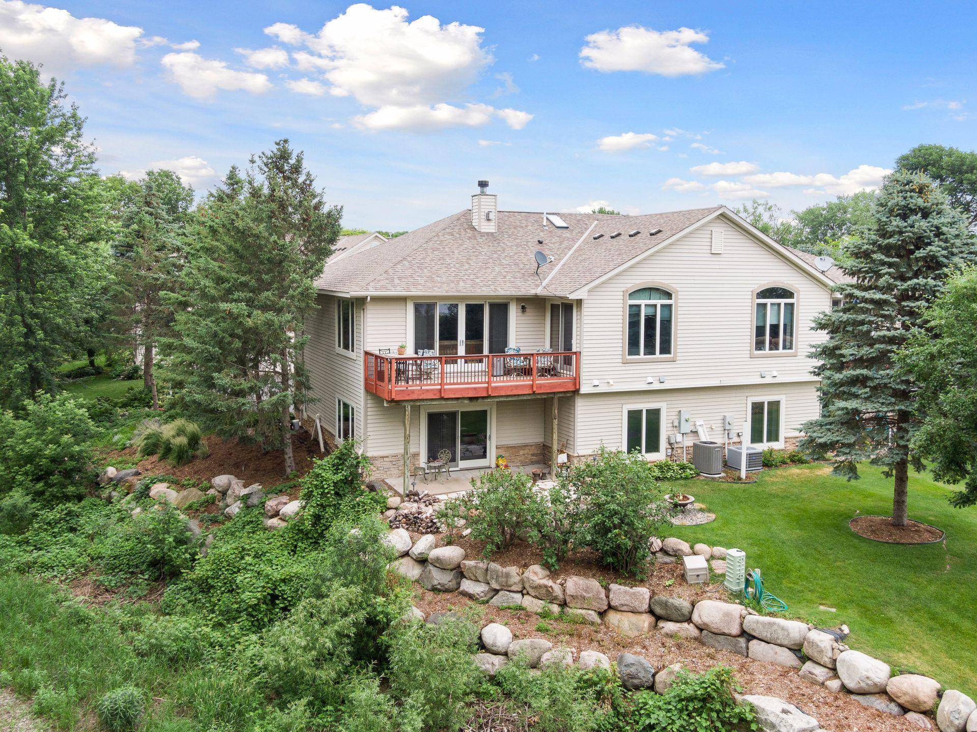 560 Lakeside Bay DR S, Bayport, MN 55003