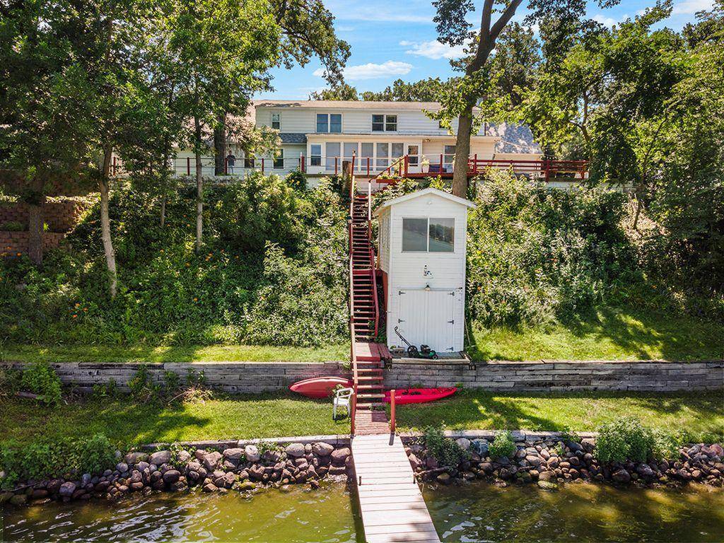 1334 Oak Beach DR, Fairmont, MN 56031