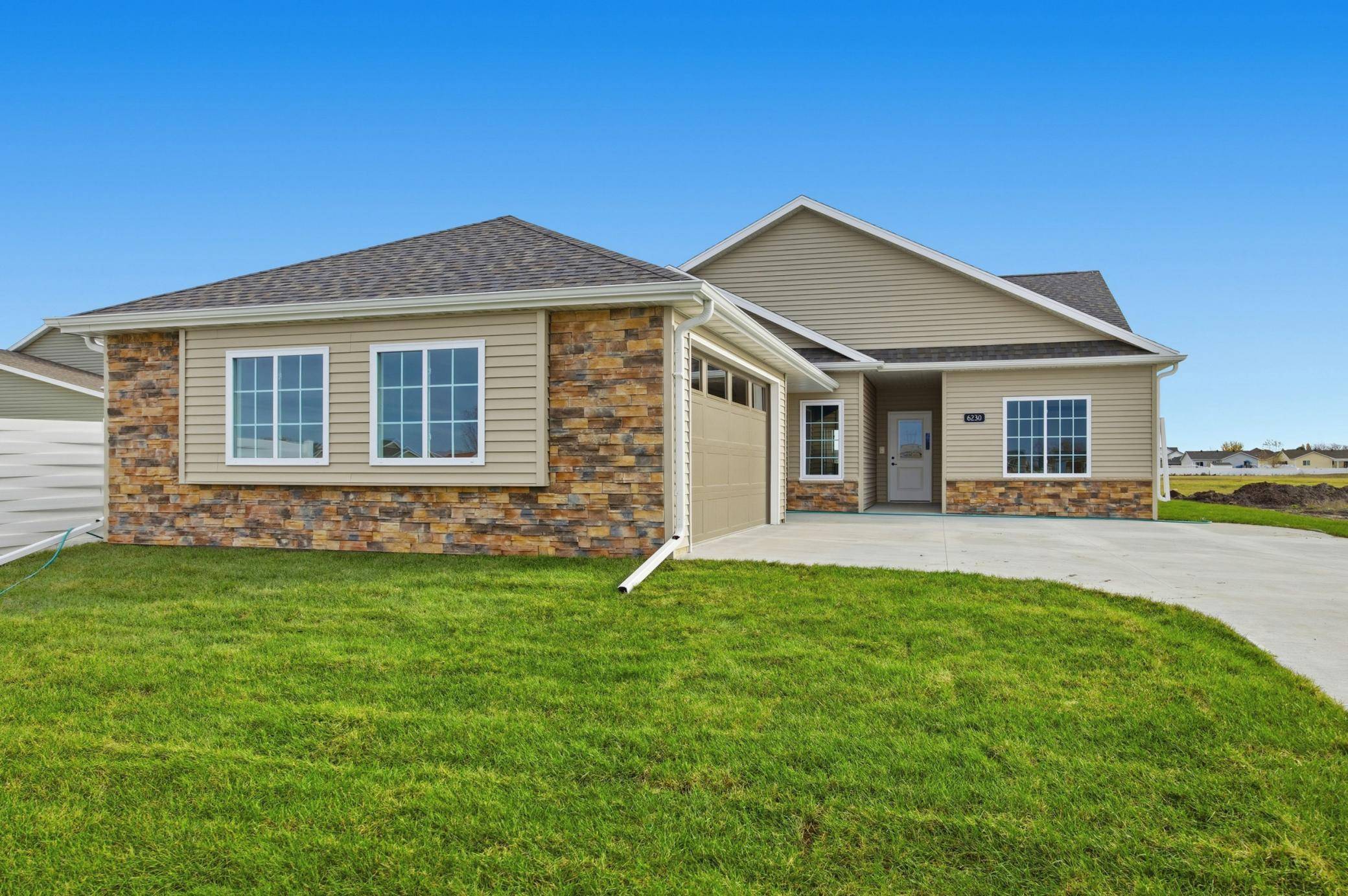 6230 21st ST S, Fargo, ND 58104