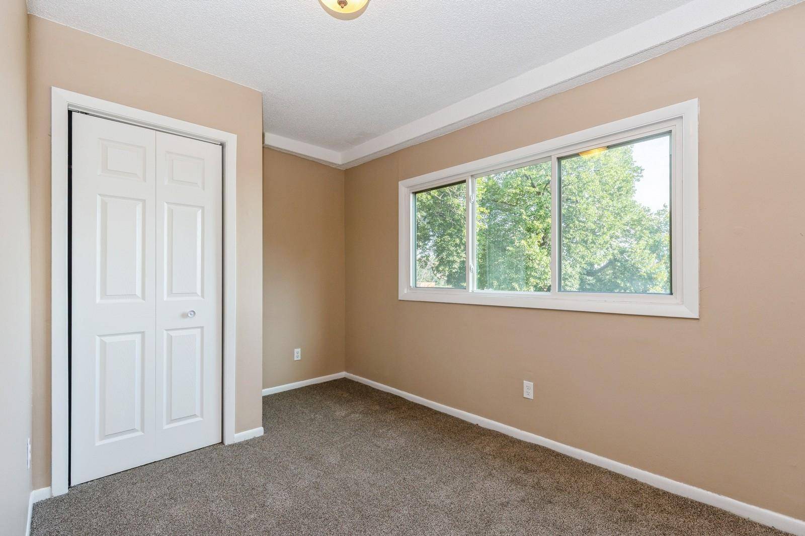 304 Marshall AVE #5, Saint Paul, MN 55102