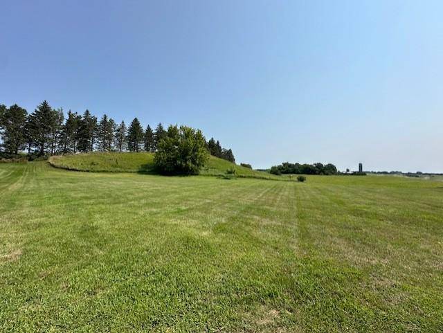 2100 Kalash RD, Windom, MN 56101