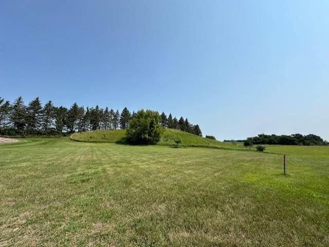 2100 Kalash RD, Windom, MN 56101