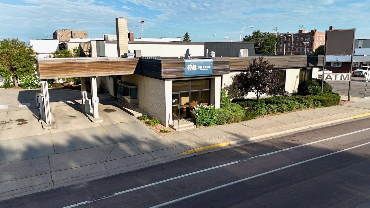 128 E Washington AVE, Fergus Falls, MN 56537