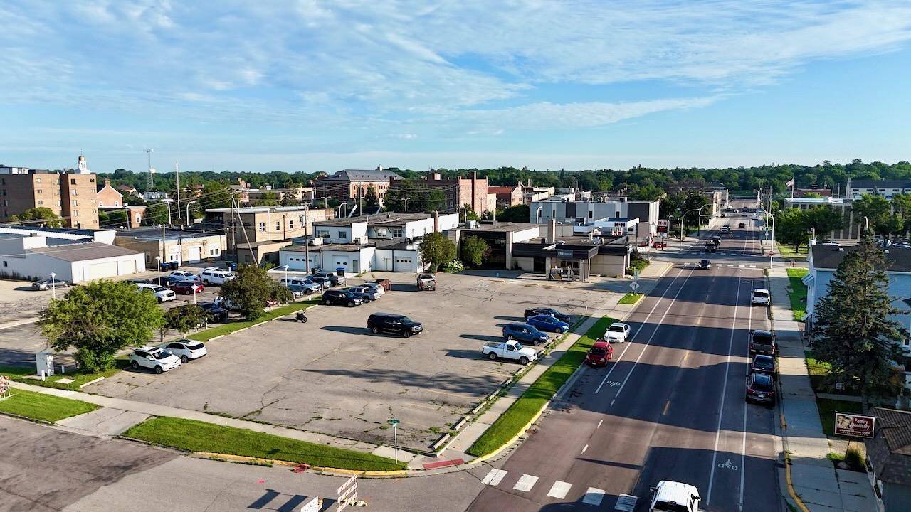128 E Washington AVE, Fergus Falls, MN 56537