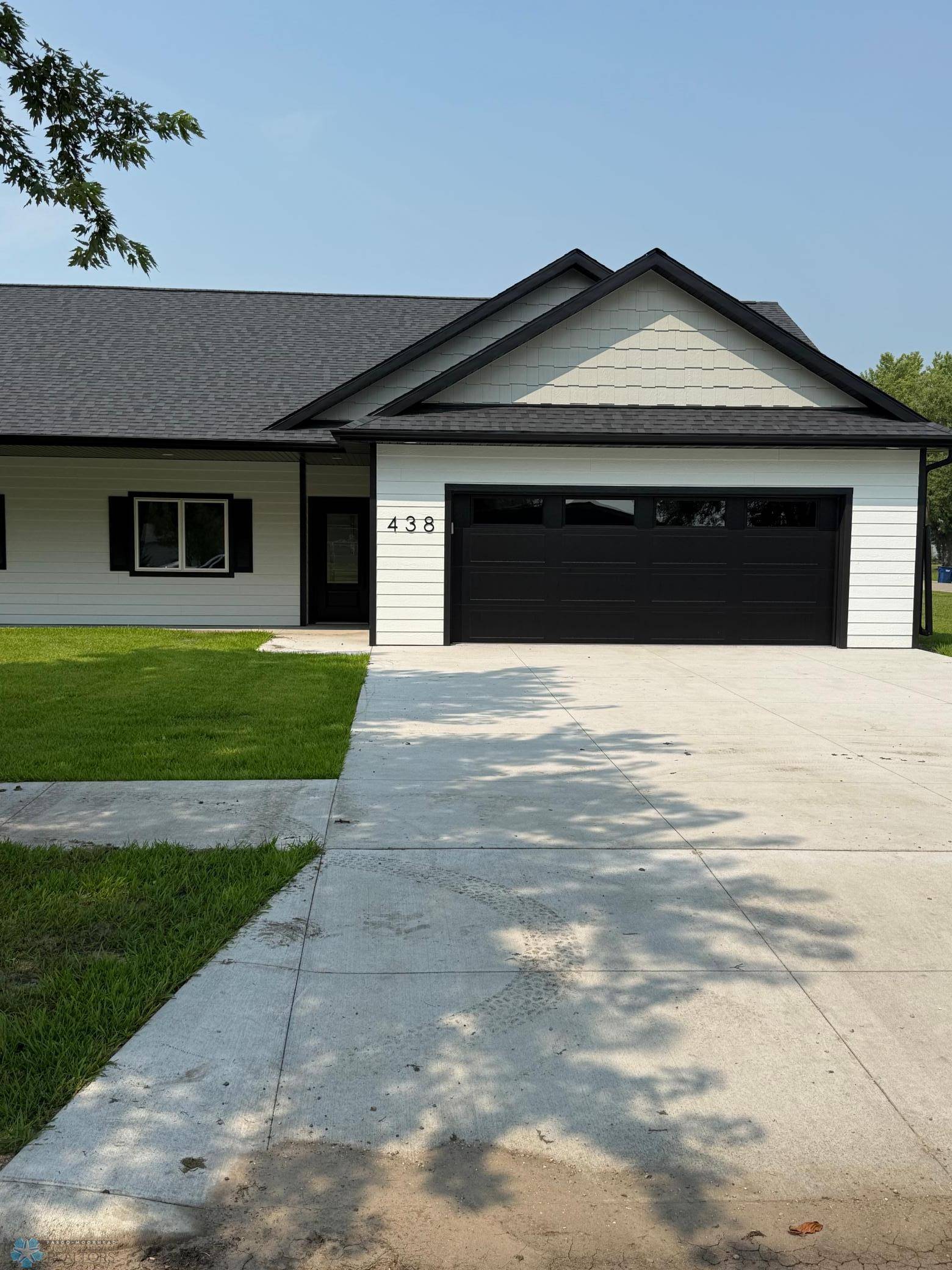 438 4th ST, Wyndmere, ND 58081