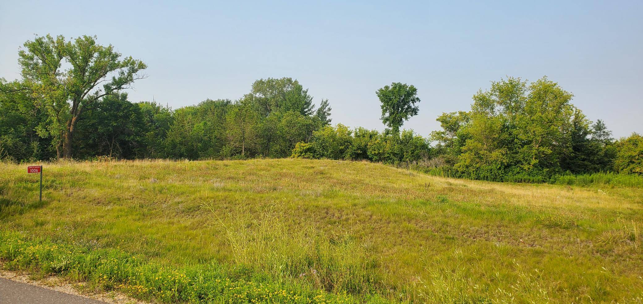 1006 Moon Glow RD, Hudson, WI 54016