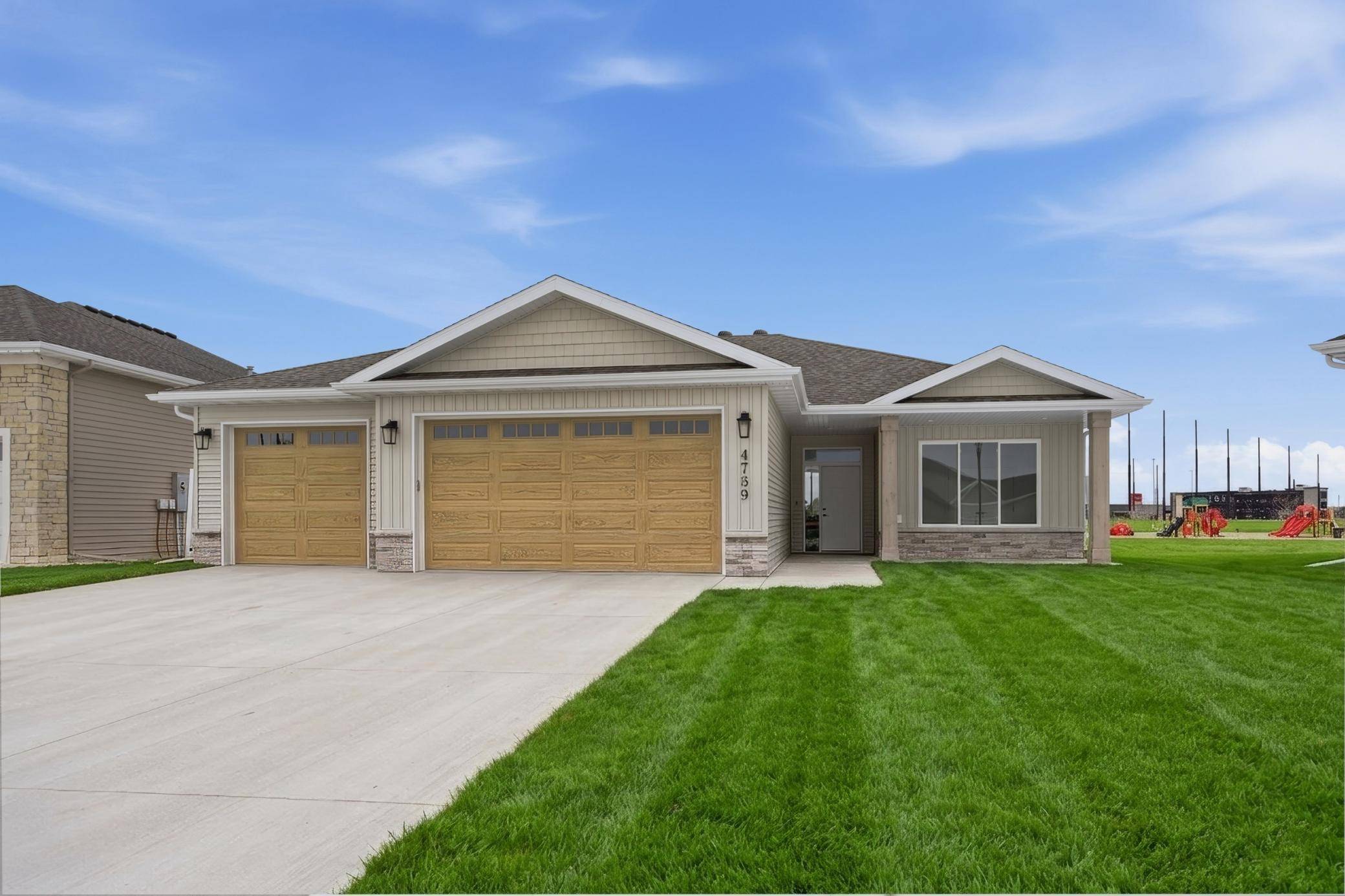 4769 32nd ST S, Fargo, ND 58104