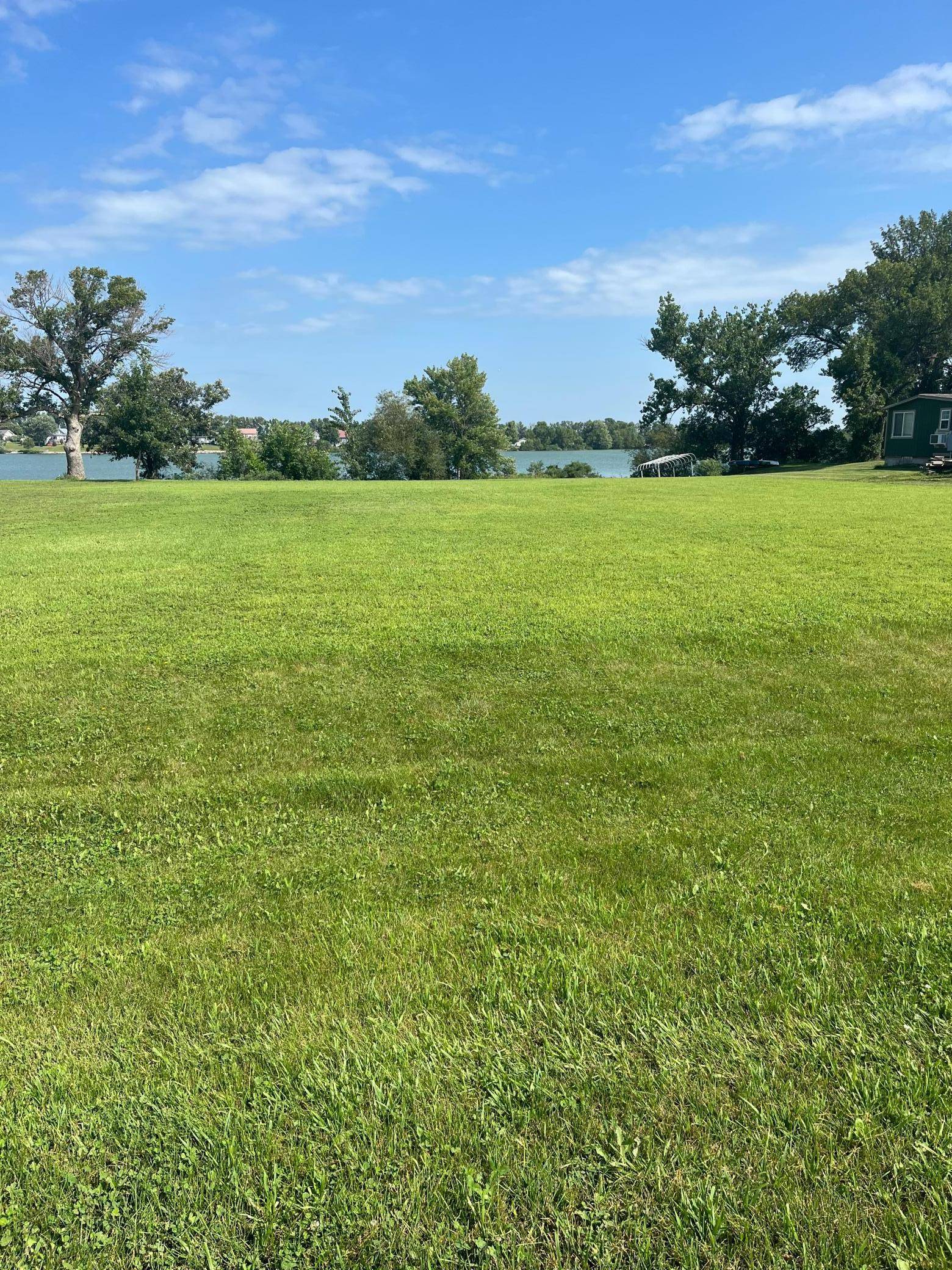 640 West Lake ST W, Avoca, MN 56114